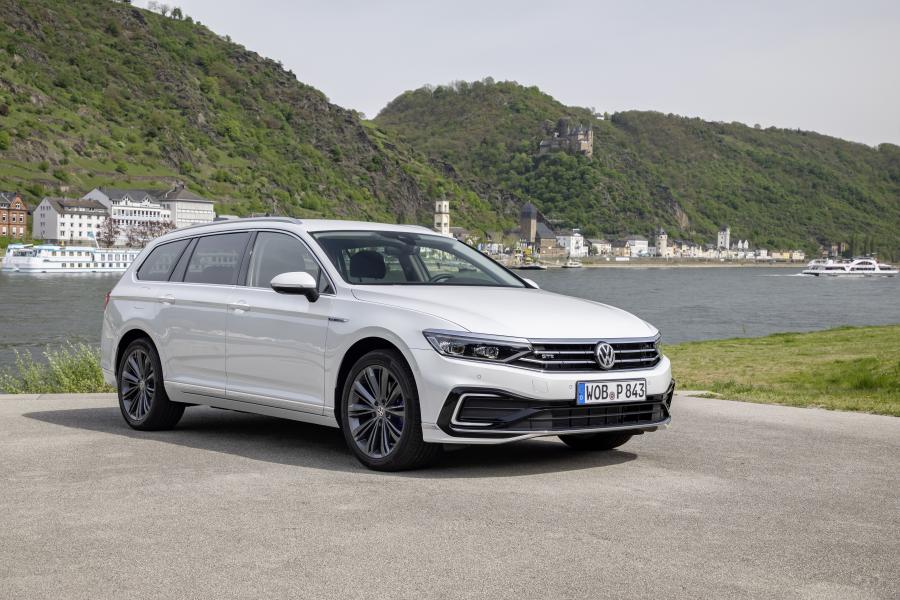  Volkswagen Passat GTE Variant (B8) 2019 года  (WW) (фото 12 из 22)